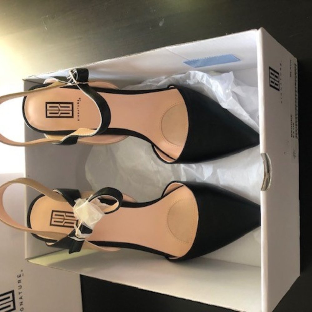 Never Worn Signature Brooke Shoes 8.5